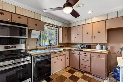 9344 52nd Avenue S, Seattle, WA 98118 - Photo 13