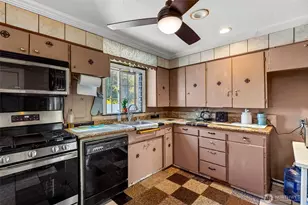9344 52nd Ave S, Seattle, WA 98118 - Photo 13