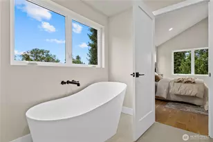 11709 Roosevelt Way NE, Seattle, WA 98125 - Photo 29