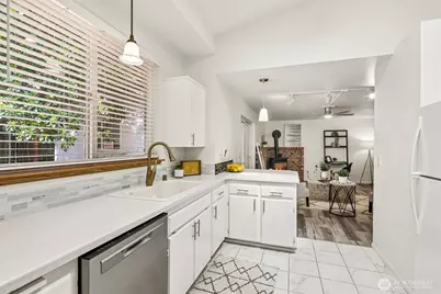 18110 81st Street E, Bonney Lake, WA 98391 - Photo 5