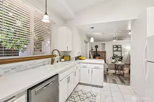 18110 81st St E, Bonney Lake, WA 98391 - Photo 5