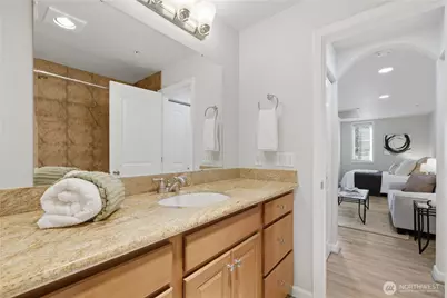 13957 NE 60th Way #137, Redmond, WA 98052 - Photo 11