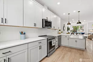 14704 Meridian Ave N, Shoreline, WA 98133 - Photo 15