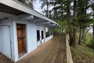 1284 Dines Point Rd, Greenbank, WA 98523 - Photo 31
