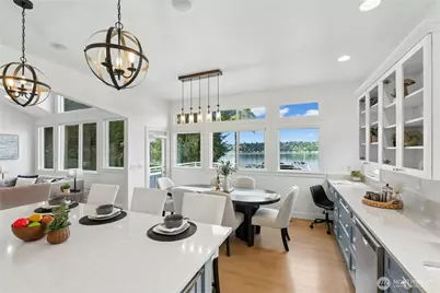 13130 Holmes Point Drive NE, Kirkland, WA 98034 - Photo 5