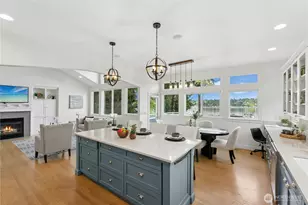 13130 Holmes Point Dr NE, Kirkland, WA 98034 - Photo 3