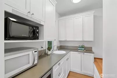 13130 Holmes Point Drive NE, Kirkland, WA 98034 - Photo 9
