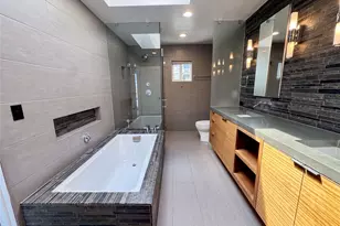 2325 Harbor Ave SW, Seattle, WA 98126 - Photo 13