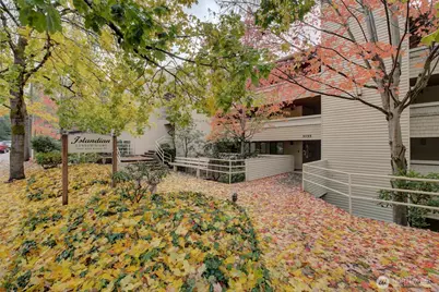 3055 80th Avenue SE #106, Mercer Island, WA 98040 - Photo 1