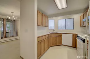 3055 80th Ave SE, Mercer Island, WA 98040 - Photo 11