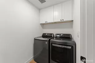 12215 SE 35th St, Bellevue, WA 98006 - Photo 31