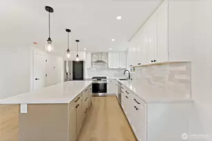 12215 SE 35th St, Bellevue, WA 98006 - Photo 15