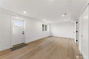 12215 SE 35th St, Bellevue, WA 98006 - Photo 33