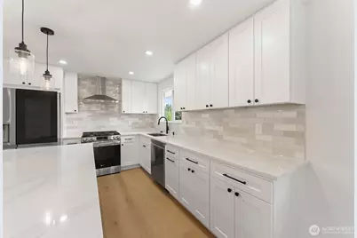 12215 SE 35th Street, Bellevue, WA 98006 - Photo 17