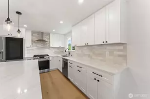 12215 SE 35th St, Bellevue, WA 98006 - Photo 17