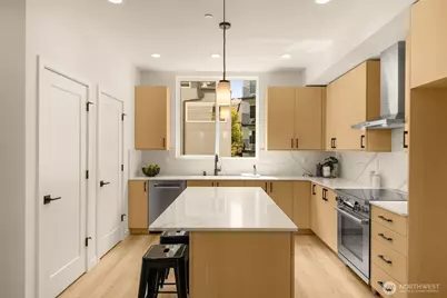 1914 D Ferry Avenue SW, Seattle, WA 98116 - Photo 9