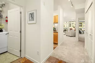 300 110th Ave NE, Bellevue, WA 98004 - Photo 25