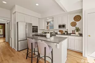 938 18th Ave E, Seattle, WA 98112 - Photo 9
