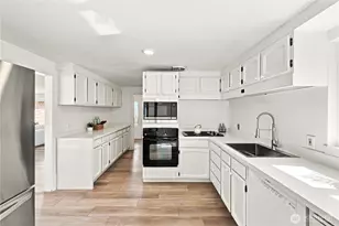 9810 Vineyard Crest, Bellevue, WA 98004 - Photo 11