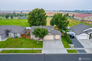 211 E Inglewood Dr, Moses Lake, WA 98837 - Photo 1
