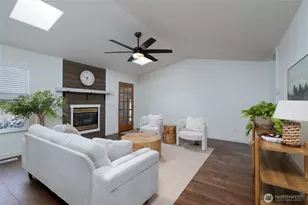 2033 Navy Ln, Oak Harbor, WA 98277 - Photo 5
