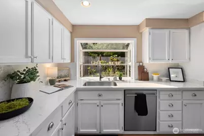 12138 NE 166th Place, Bothell, WA 98011 - Photo 13