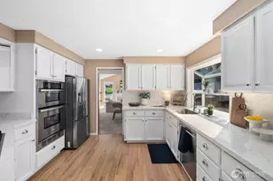 12138 NE 166th Pl, Bothell, WA 98011 - Photo 11