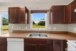 7515 100th St NE, Marysville, WA 98270 - Photo 5