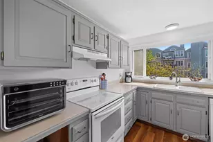 303 13th Ave E, Seattle, WA 98102 - Photo 3