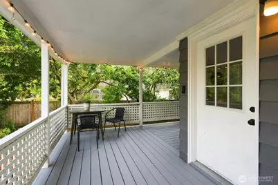 8121 11th Avenue SW, Seattle, WA 98106 - Photo 3