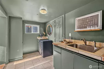 8121 11th Avenue SW, Seattle, WA 98106 - Photo 19