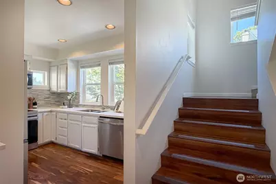 12527 27th Avenue NE #D, Seattle, WA 98125 - Photo 17