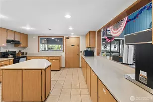 863 NE Saturn Ln, Bremerton, WA 98311 - Photo 23