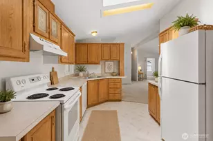 863 NE Saturn Ln, Bremerton, WA 98311 - Photo 9