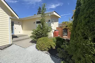 8820 24th Ave SW, Seattle, WA 98106 - Photo 3