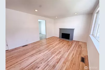 712 141st Street E, Tacoma, WA 98445 - Photo 3