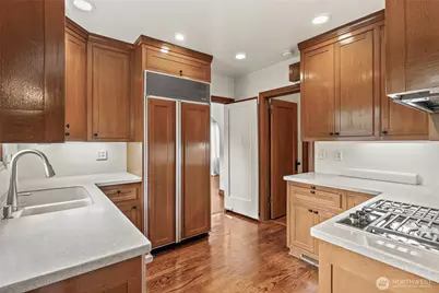 4208 51st Avenue NE, Seattle, WA 98105 - Photo 9