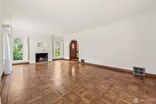 4208 51st Ave NE, Seattle, WA 98105 - Photo 3