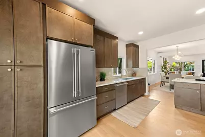 520 30th Avenue E, Seattle, WA 98112 - Photo 9