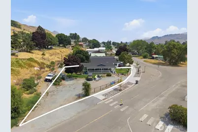 634 Warren Avenue W, Pateros, WA 98846 - Photo 3