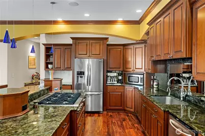 6669 N NE Windermere Road, Seattle, WA 98115 - Photo 13