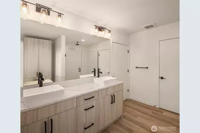 3406 B 34th Avenue W, Seattle, WA 98199 - Photo 11