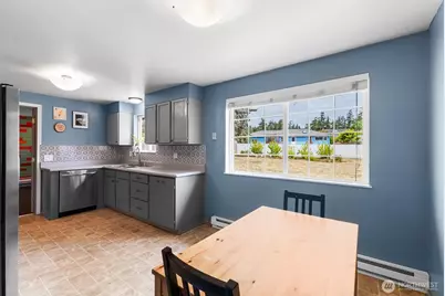 822 Walker Avenue, Oak Harbor, WA 98277 - Photo 13