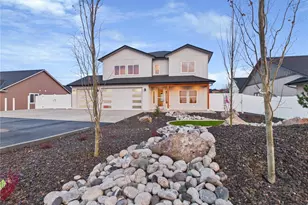 857 NE Tyler Pl, East Wenatchee, WA 98802 - Photo 3