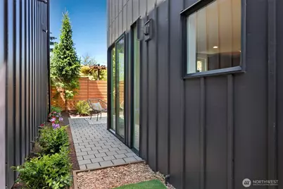 527 NE 89th Street #B, Seattle, WA 98115 - Photo 23