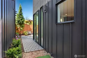 527 NE 89th St, Seattle, WA 98115 - Photo 23