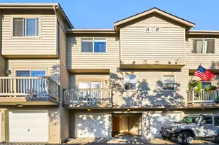 9014 E Main St, Bonney Lake, WA 98391 - Photo 3