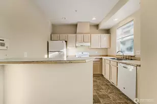 9014 E Main St, Bonney Lake, WA 98391 - Photo 27