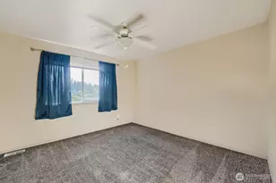 9014 E Main St, Bonney Lake, WA 98391 - Photo 11