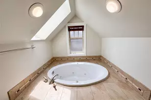 1553 58th St, Seattle, WA 98107 - Photo 9